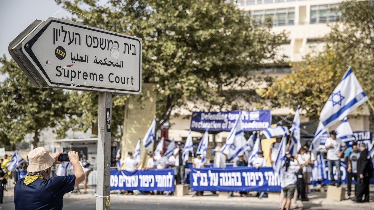 Izraelský nejvyšší soud začal řešit justiční reformu namířenou proti němu samotnému